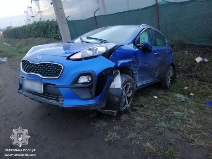 У Мукачеві Opel зіткнувся із KIA – 01