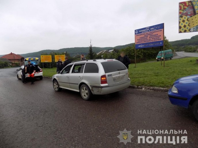 Двоє чоловіків намагалися пограбувати будинок, але їх застав господар – 01 Двоє чоловіків намагалися пограбувати будинок, але їх застав господар – 01