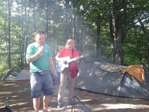 Без сцен та реклами: біля водоспаду Шипіт проходить рекордний з’їзд неформалів – 03