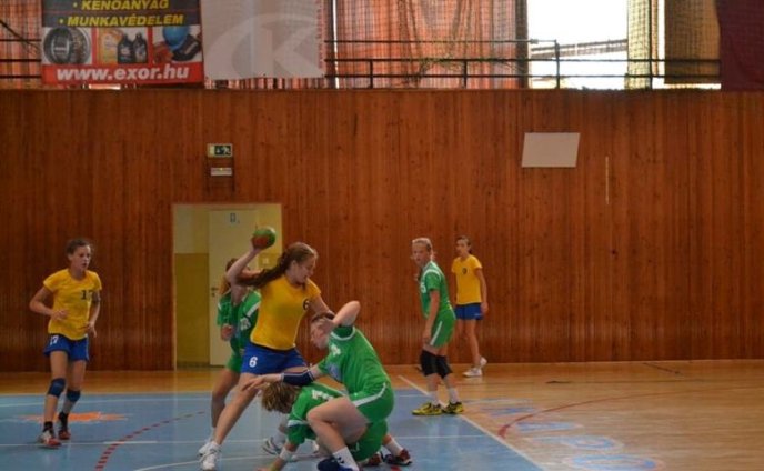 Ужгородські гандболістки повернулись з міжнародного турніру із золотими медалями – 08 Ужгородські гандболістки повернулись з міжнародного турніру із золотими медалями – 08