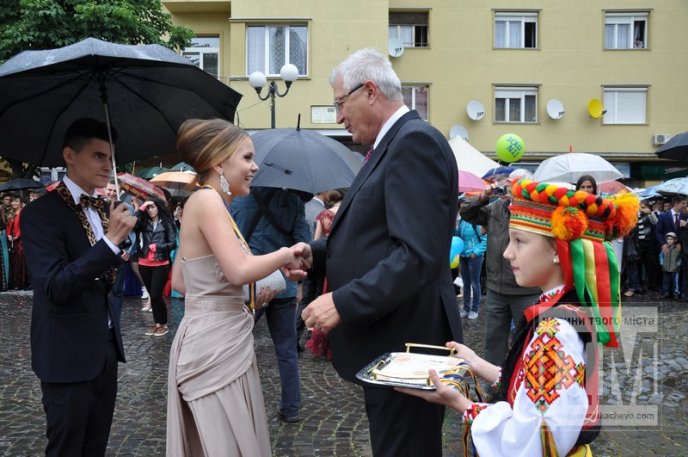 Парад випускників в центрі Мукачева: як це було (ФОТО) – 49