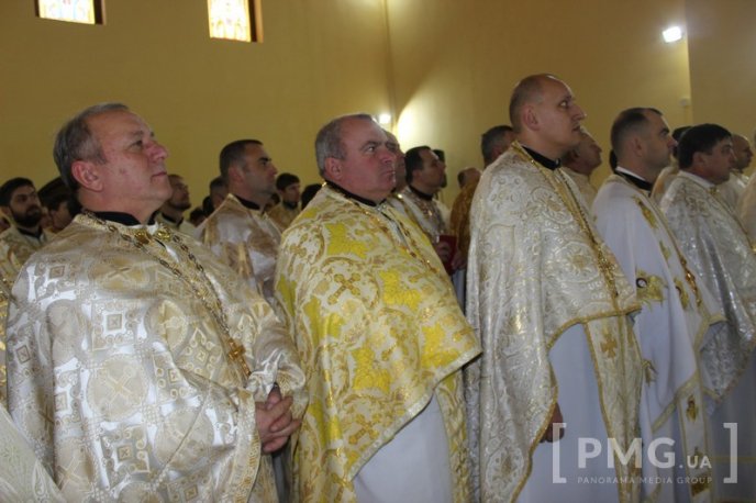 У Мукачеві архієрей з Ватикану освячує греко-католицький храм святих рівноапостольних Кирила та Мефодія – 05