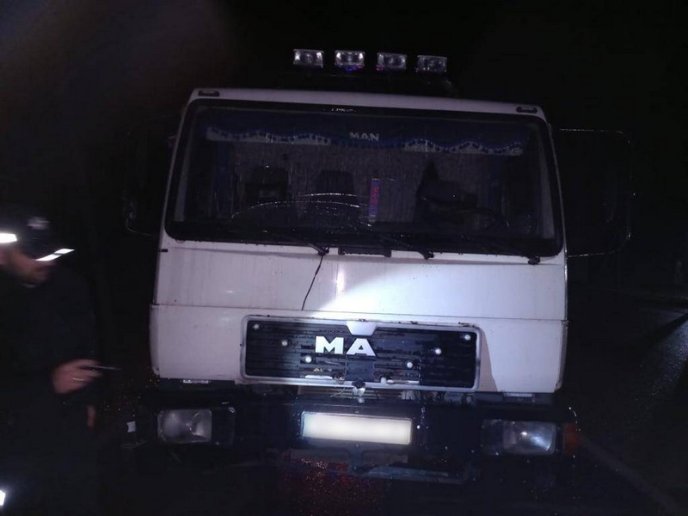 На узбіччі дороги лежало тіло: що трапилось вночі в закарпатському селі – 02