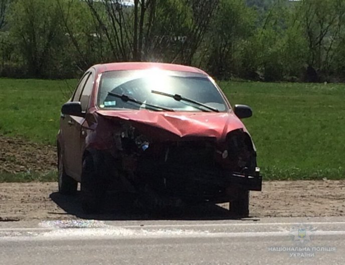 Неподалік Чинадієва сталась ДТП: пасажирка та водій у лікарні – 02