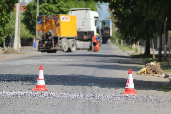 У Мукачеві похвалились новим методом ремонту доріг – 01 У Мукачеві похвалились новим методом ремонту доріг – 01