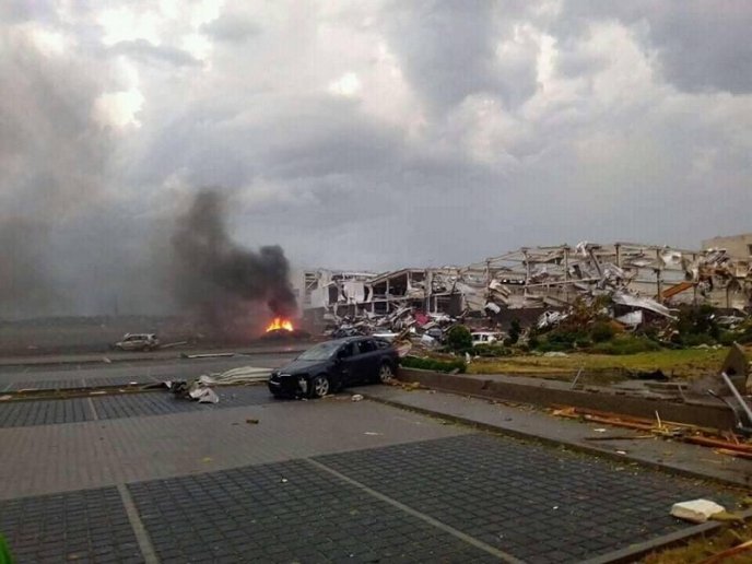 Армагеддон в Чехії: частину сіл після торнадо зрівняло з землею – 01