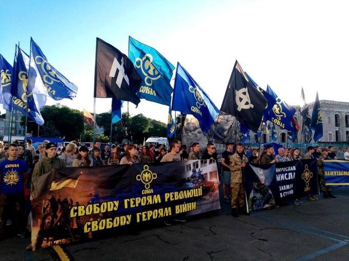 Вулицями Києва пройшла хода на честь закарпатця, який загинув у зоні АТО – 04