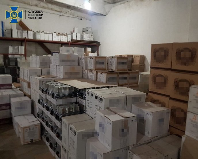 На Закарпатті СБУ блокувала збут фальсифікованого алкоголю – 02 На Закарпатті СБУ блокувала збут фальсифікованого алкоголю – 02