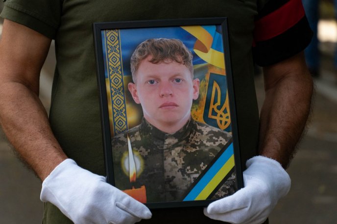 Закарпаття попрощалось із молодим захисником – 02