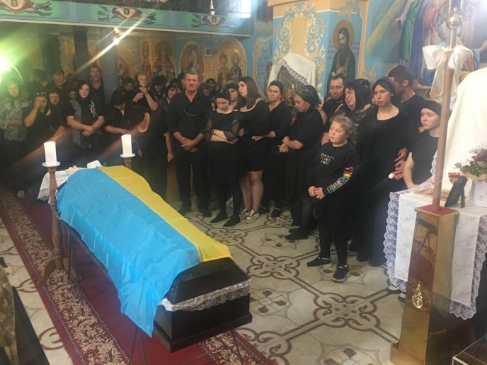 Сьогодні Закарпаття прощалося з полеглим Героєм – 01