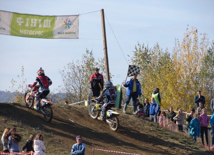 У Хусті проходить V етап Кубка чемпіонату України з мотокросу – 11