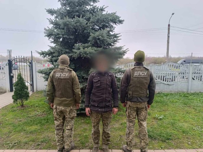 Поблизу кордону з Угорщиною затримали кількох чоловіків – 01 Прикордонники затримали ухилянта