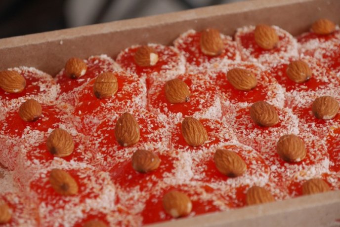 Для любителів ласощів в Ужгороді з’явилася «Солодка вулиця» – 19