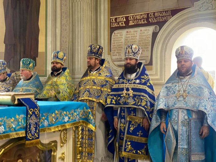 Друга пречиста: Митрополит Феодор провів Божественну літургію в Мукачеві – 10