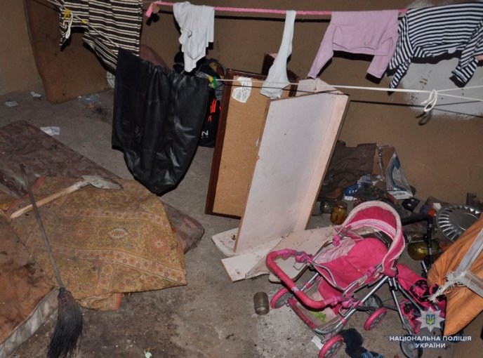 Ганебний бізнес: закарпатець змушував жебракувати 5 чоловіків із вадами здоров’я – 05 Ганебний бізнес: закарпатець змушував жебракувати 5 чоловіків із вадами здоров’я – 05