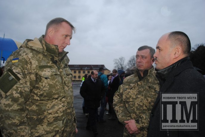 У Мукачеві урочисто зустріли бійців Героїчної 128-ої бригади (ФОТОРЕПОРТАЖ) – 14