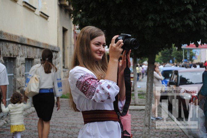 У Мукачеві до Дня Незалежності пройшов традиційний Парад вишиванок (ФОТОРЕПОРТАЖ) – 16