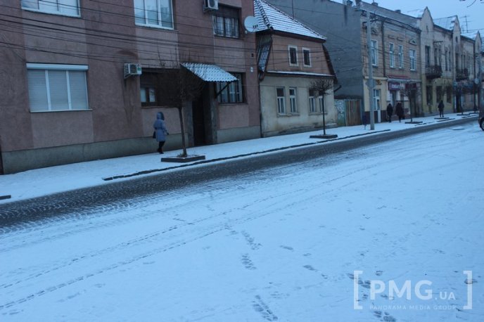 Вулиці Мукачева не очищають від снігу – 06