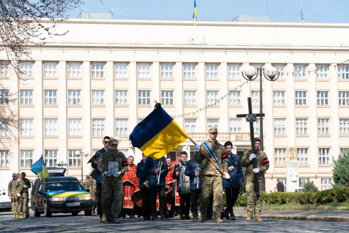 Залишилися дружина і доньки: в області поховали військового – 05