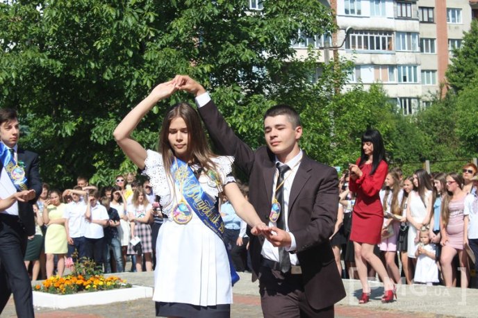 Свято останнього дзвоника відзначили у Мукачівській ЗОШ №13 – 46