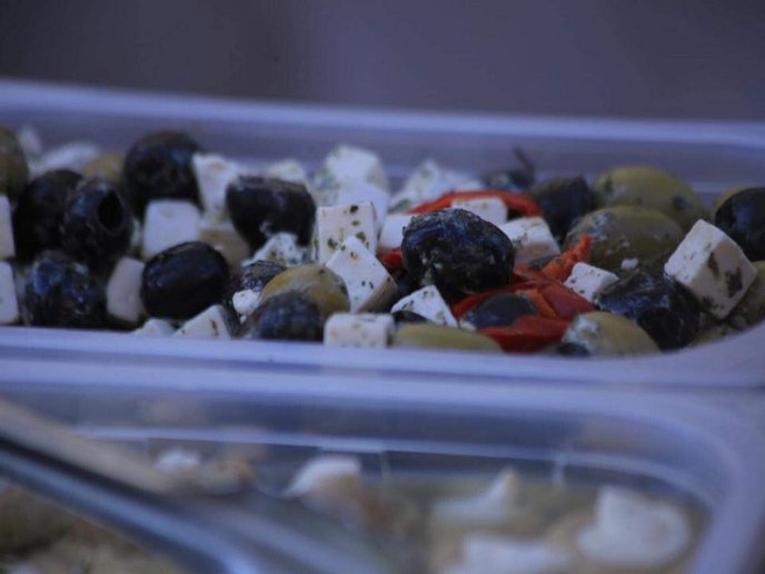 Смажена гуска, печені яблука і вино: у центрі Мукачева розпочався святковий ярмарок – 08