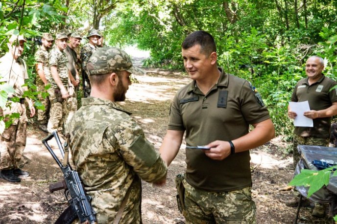 Військовим 128 бригади вручили державні і відомчі нагороди – 05
