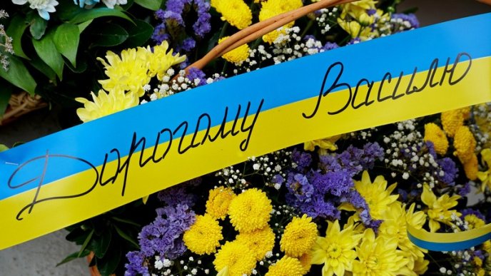 Мукачево сьогодні попрощалося з Героєм, який загинув на війні – 03