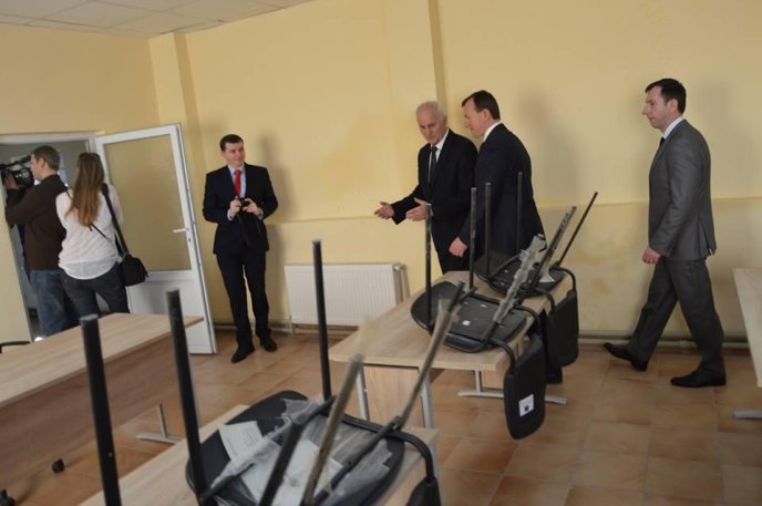 В Ужгороді урочисто відкрили туристичний велоцентр – 04