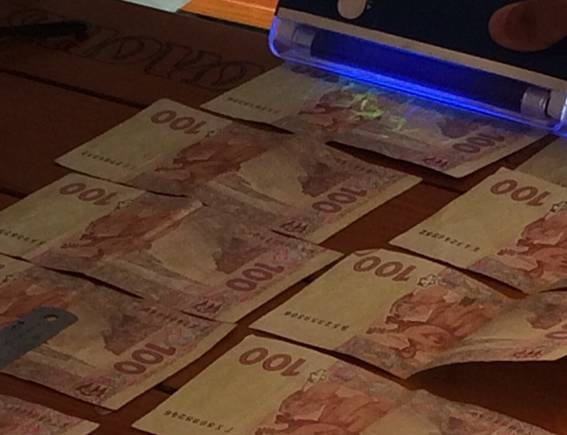 Затриманий працівник військкомату за гроші обіцяв громадянам статус учасників АТО – 03