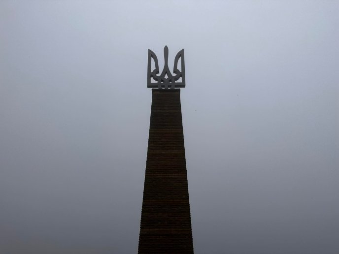 У замку Паланок в Мукачеві встановили тризуб: як він виглядає – 02 У замку Паланок в Мукачеві встановили тризуб: як він виглядає – 02