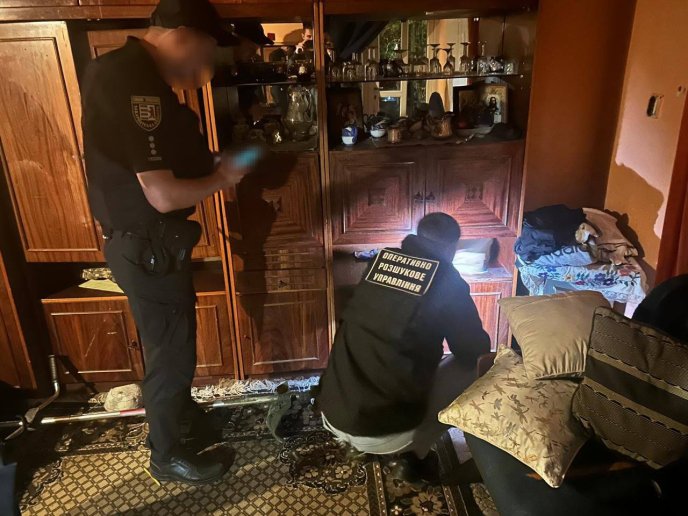 На Закарпатті затримали дівчину, яка причетна до злочинної схеми – 04