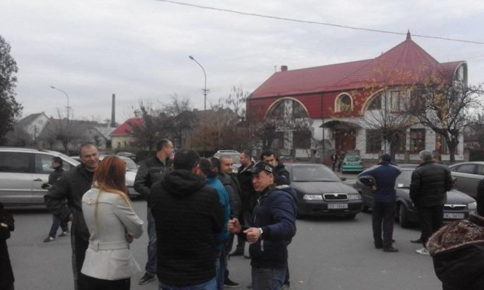 "Пересічники" із Закарпаття їдуть в Київ на підтримку законопроекту Гройсмана  – 04