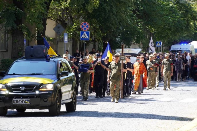 В Ужгороді попрощалися із 35-річним захисником, який загинув на війні – 01