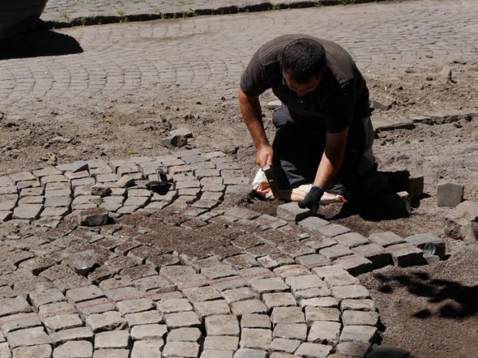 В Ужгороді закінчують довготривалий ремонт на вулиці Антонівській – 15