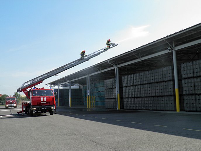 Ужгородські рятувальники ліквідували умовну пожежу на території заводу «Ядзакі Україна» – 05