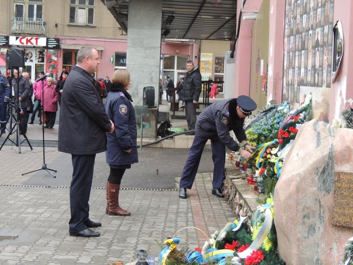 Берегівчани вшанували другу річницю подій на Майдані – 09