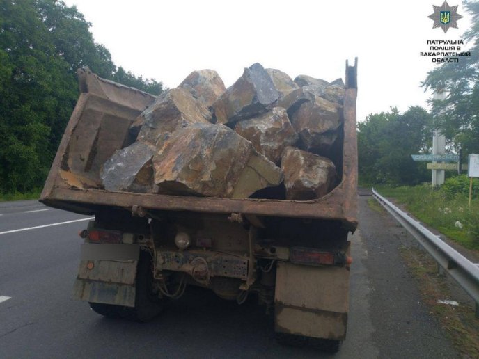 На трасі Київ-Чоп водій сперечався з патрульними – 01