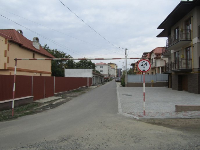 Муніципальна поліція Ужгорода виявила 25 незаконно встановлених обмежувачів руху – 09