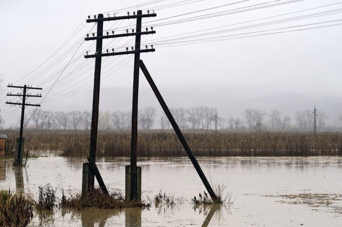 На Ужгородщині вода затопила три футбольних поля, земельні угіддя та пляж з будиночками в Оноківцях – 08 На Ужгородщині вода затопила три футбольних поля, земельні угіддя та пляж з будиночками в Оноківцях – 08