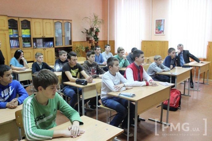 У Мукачівській ЗОШ №4 відбулась перша лекція в рамках проекту “Школа змін” – 05 У Мукачівській ЗОШ №4 відбулась перша лекція в рамках проекту “Школа змін” – 05