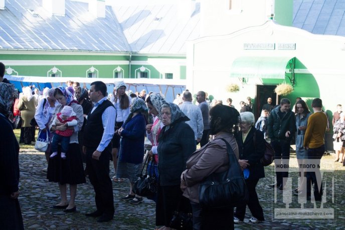 У Мукачівському Свято-Миколаївському жіночому монастирі святкують Успіння Пресвятої Богородиці (ФОТОРЕПОРТАЖ) – 34