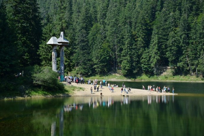 На березі озера Синевир відбувся колоритний фестиваль – 02