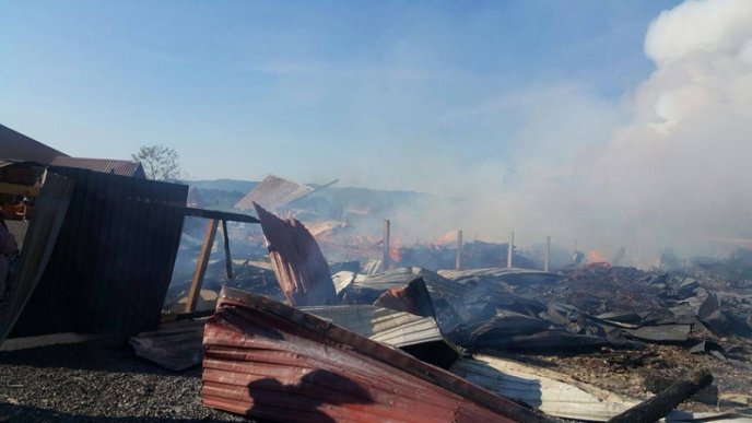 На Закарпатті палає відома база відпочинку – 05