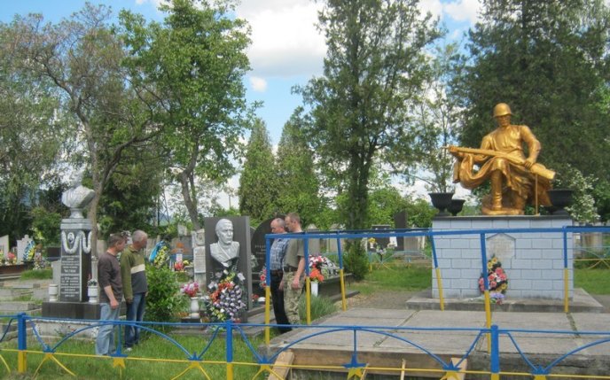 Прикордонники Мукачівського загону відзначили День пам’яті та примирення – 12