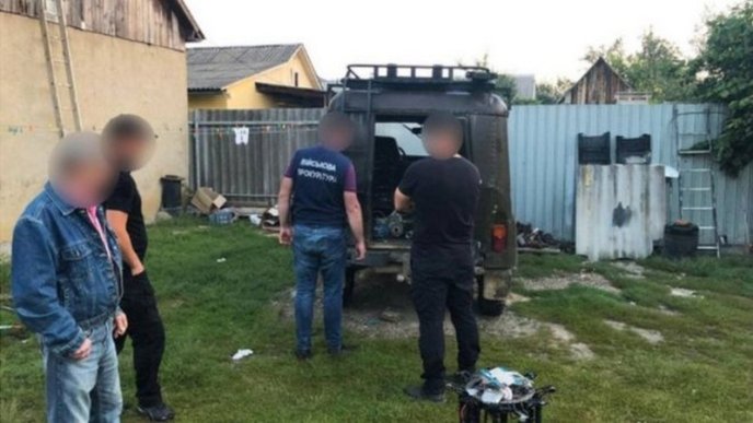 На Закарпатті планували перекидати контрабандні цигарки катапультою – 01 На Закарпатті планували перекидати контрабандні цигарки катапультою – 01