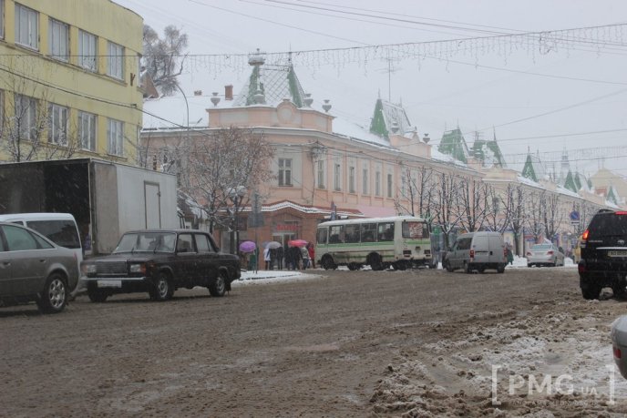 Сніговий сюрприз під кінець зими: "реакція" мукачівських комунальників містян не здивувала – 09 Сніговий сюрприз під кінець зими: "реакція" мукачівських комунальників містян не здивувала – 09