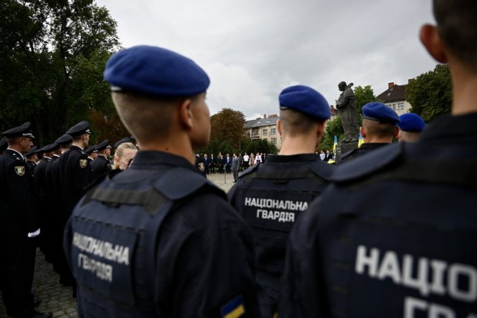 В Ужгороді провели військовий парад – 06