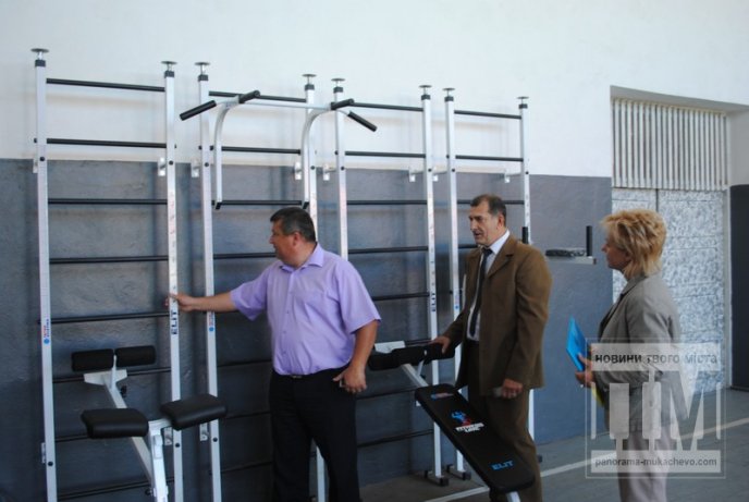 Баркасівська ЗОШ отримала від керівництва району сертифікат на новий комплект спортобладнання (ФОТО) – 03