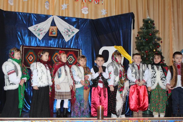 Юні колядники славили народження Ісуса Христа на фестивалі «Вифлеємська зіронька» у Дубовому – 06 Юні колядники славили народження Ісуса Христа на фестивалі «Вифлеємська зіронька» у Дубовому – 06