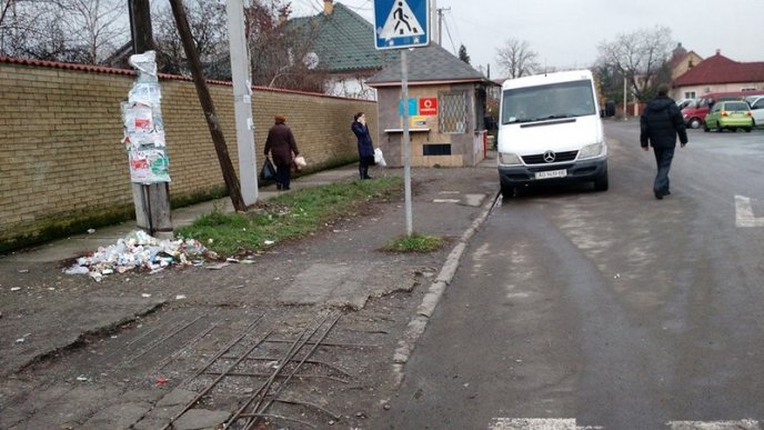 У соцмережах обурюються станом території автовокзалу в Мукачеві – 05